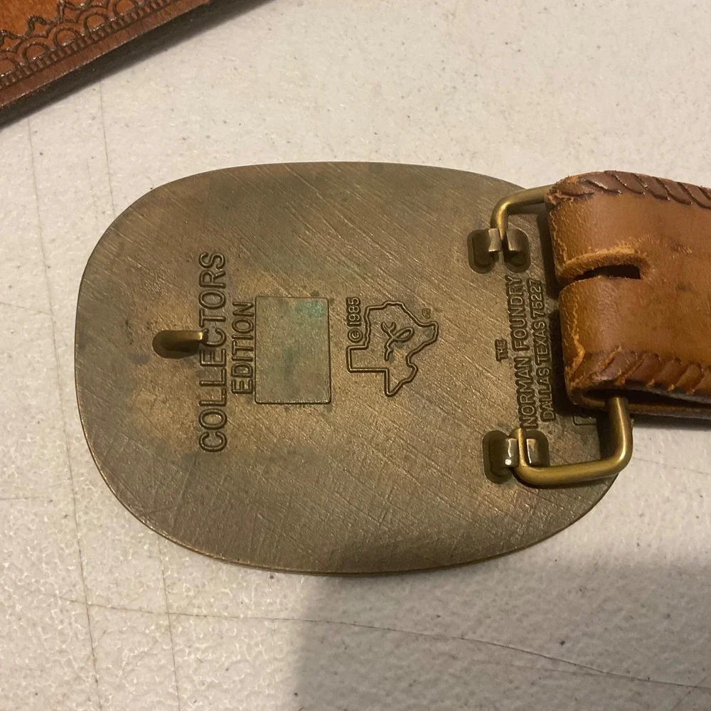 Vintage 1985 Southfork Ranch Dallas Texas Belt Buckle & 2 Leather Belt's